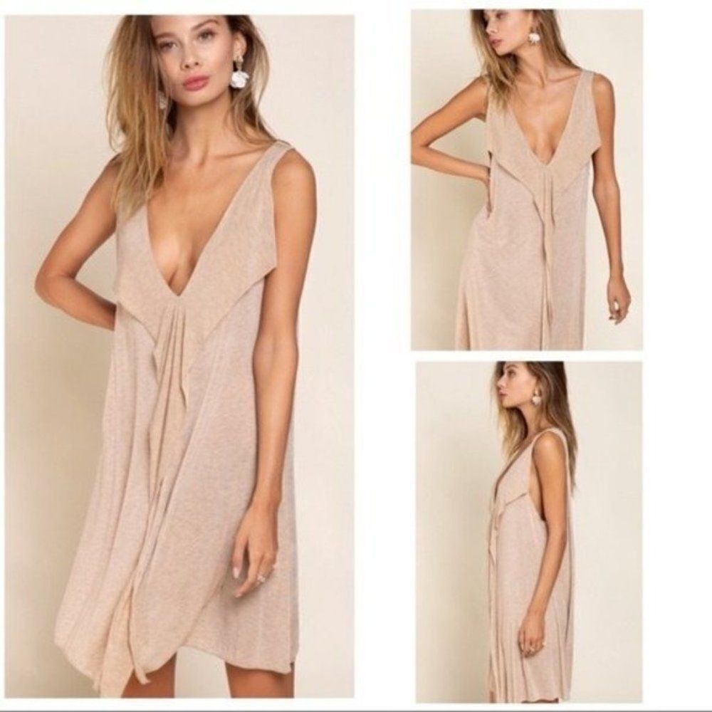 Pol Ruffled V- Neck Tunic Dress In Wheat Grain